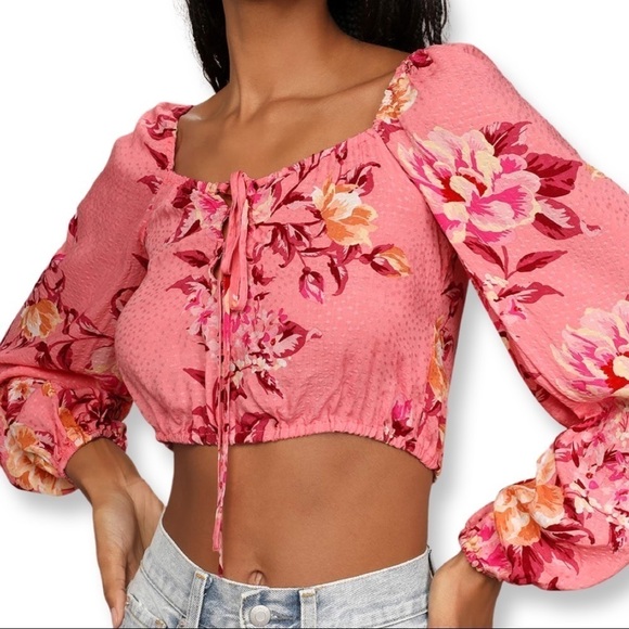 NWT Lulu’s Pink Floral Lace-Up Front Crop Peasant Top Blouse - Size Medium - Picture 1 of 9